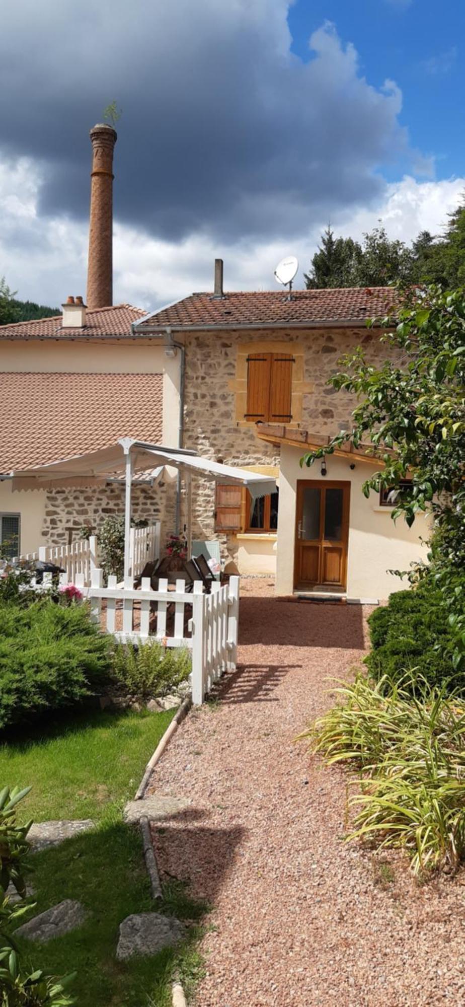 Joli Gite Rural Dans Un Havre De Paix Saint-Bonnet-le-Troncy Exterior foto